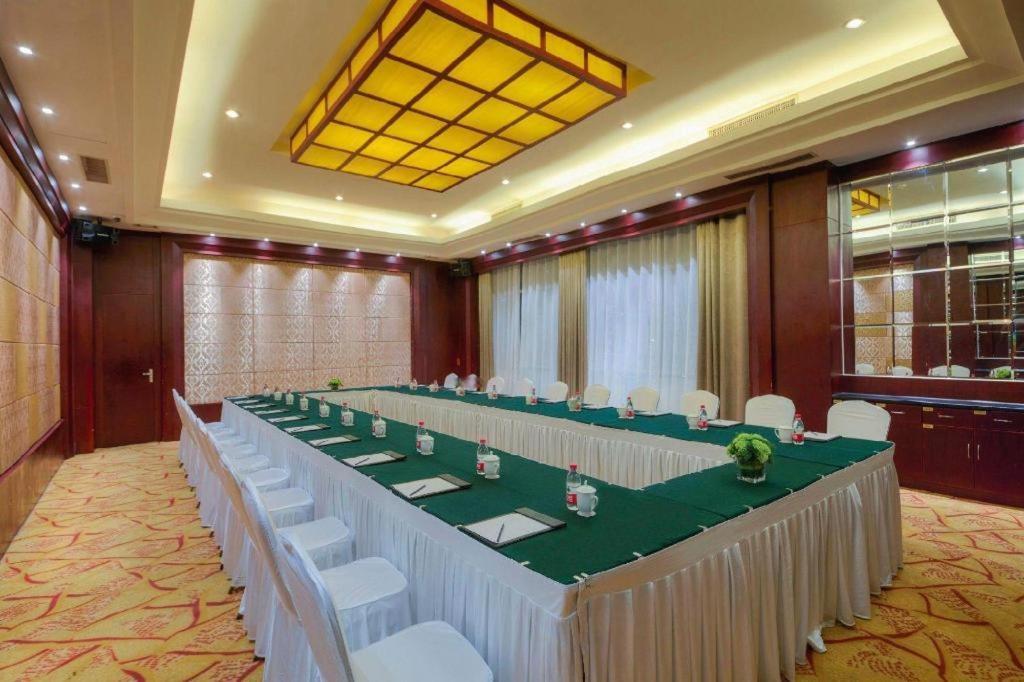 Feicheng Blossom Hotel Exterior photo